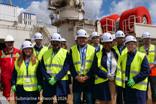 EllaLCS Île d’Yeu has left Calais to install the 2,100 km Lum@link branch linking French Guiana, Brazil and Europe for EllaLink and SPLANG.