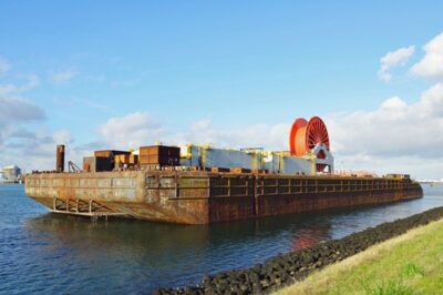 Cable-laying vessel supporting offshore cable installation and repair work